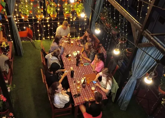 Yog Hostel- Social Backpacker In Thamel -rooftop-capsule Bunks Ac Hostel