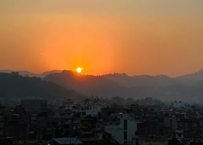 Yog Hostel- Social Backpacker In Thamel -rooftop-capsule Bunks Ac * Kathmandu
