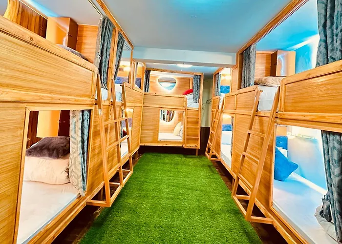 Hostel Yog Hostel- Social Backpacker In Thamel -rooftop-capsule Bunks Ac *