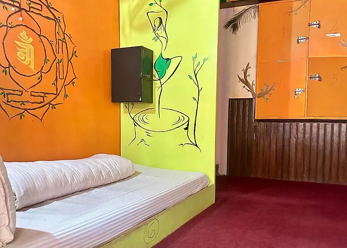 Yog Hostel- Social Backpacker In Thamel -rooftop-capsule Bunks Ac Hostel