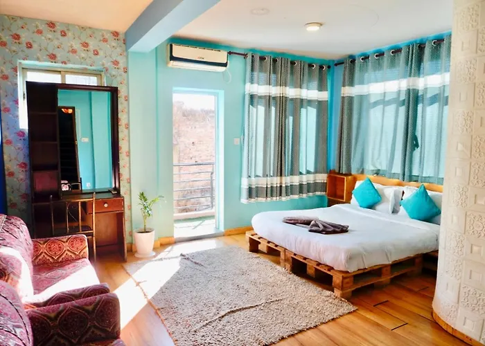 Yog Hostel- Social Backpacker In Thamel -rooftop-capsule Bunks Ac Kathmandu