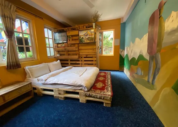 Yog Hostel- Social Backpacker In Thamel -rooftop-capsule Bunks Ac * Kathmandu