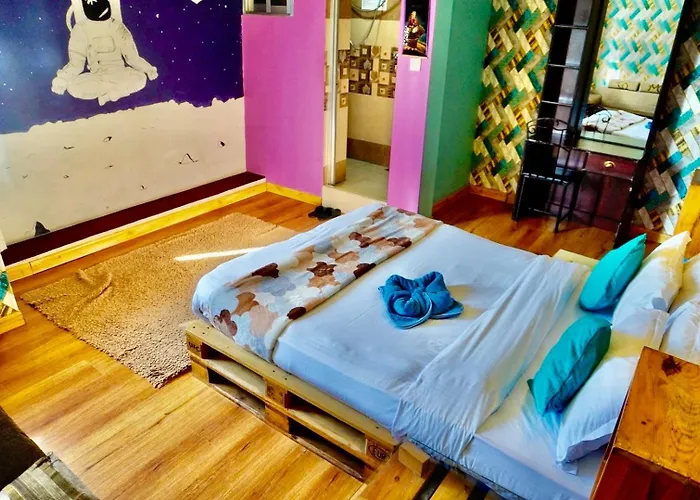 Yog Hostel- Social Backpacker In Thamel -rooftop-capsule Bunks Ac Hostel *