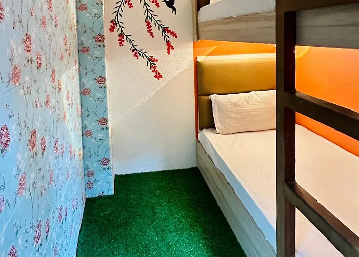 Hostel Yog Hostel- Social Backpacker In Thamel -rooftop-capsule Bunks Ac *