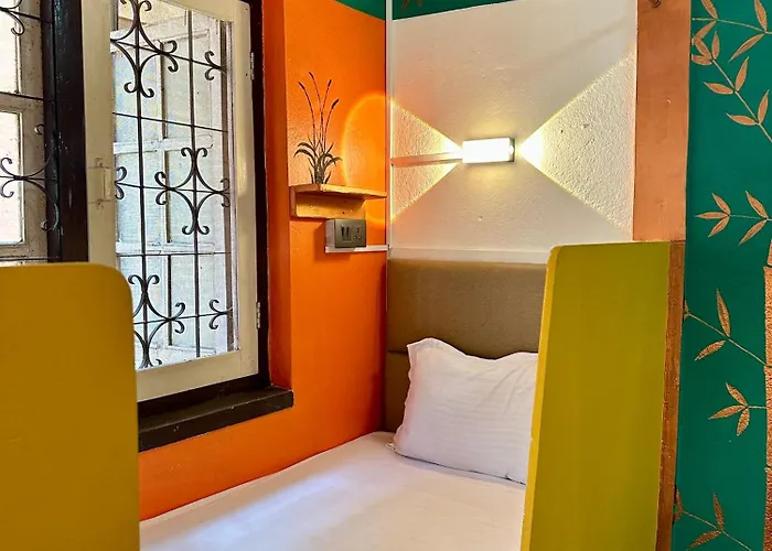 Yog Hostel- Social Backpacker In Thamel -rooftop-capsule Bunks Ac Hostel *